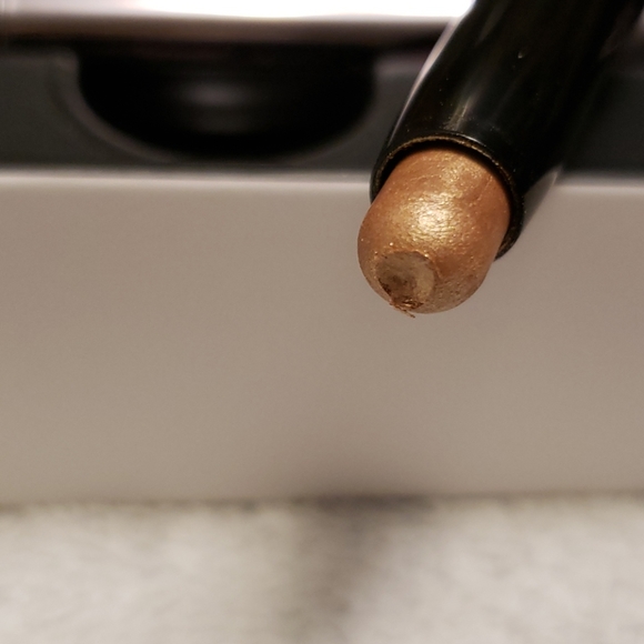 Work It Trend in Ten Julep makeup kit - Picture 4 of 6